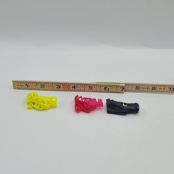 Monster High Doll Shoes Replacement Lot Bonita Femur Yellow Draculaura Pink Hear - Picture 2 of 4